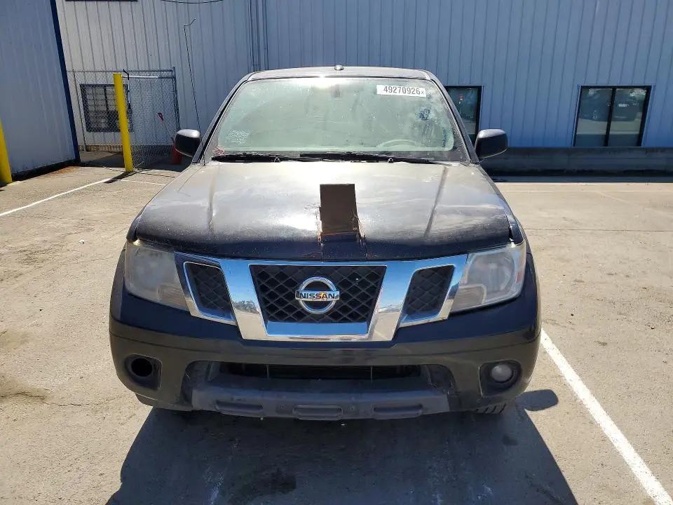 2017 NISSAN FRONTIER SV  