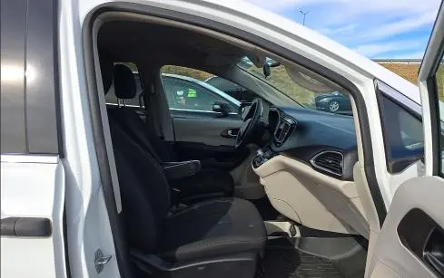 2020 CHRYSLER VOYAGER L  