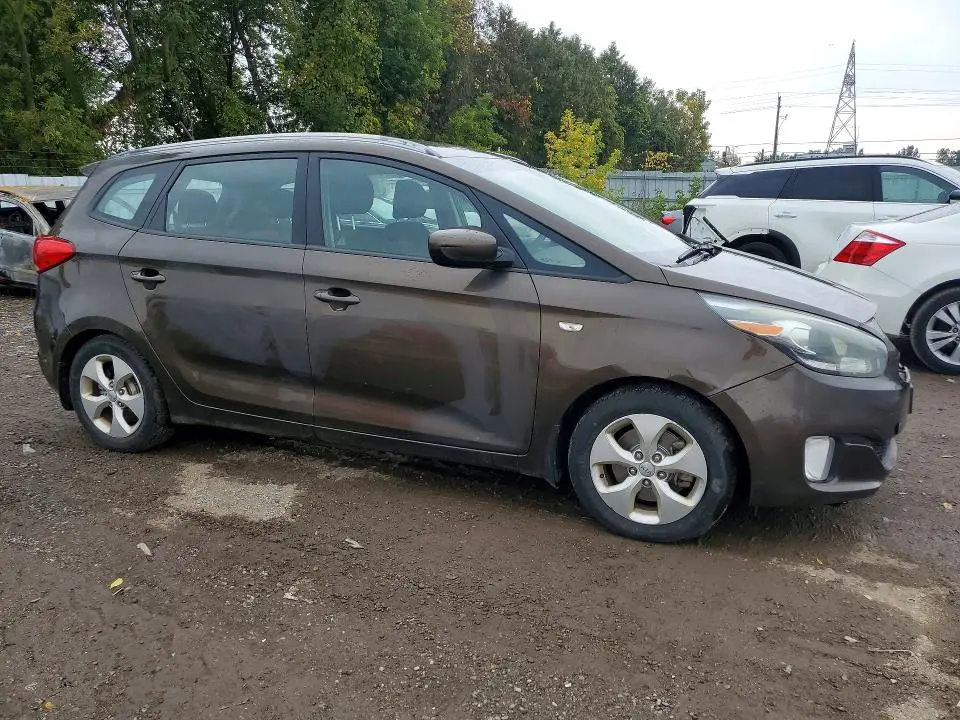2014 KIA RONDO   