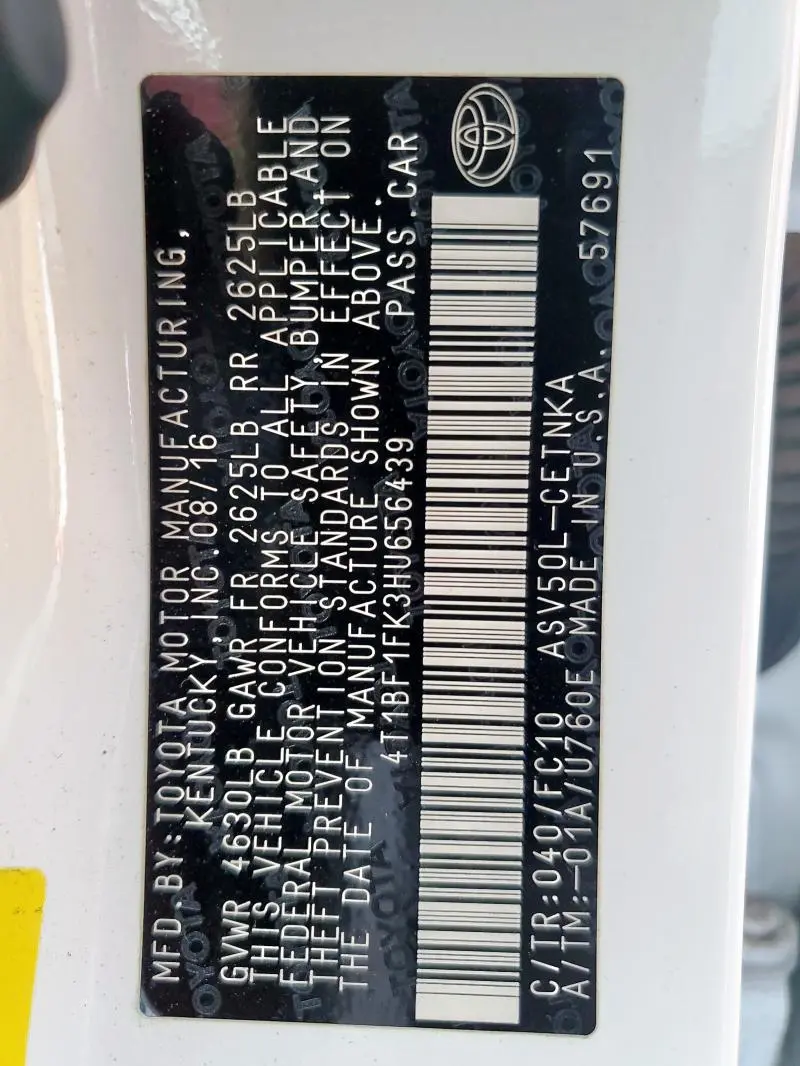 2017 TOYOTA CAMRY LE  