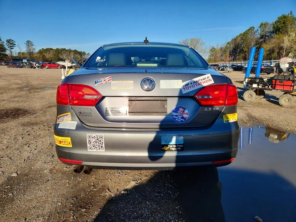 2012 VOLKSWAGEN JETTA SE  