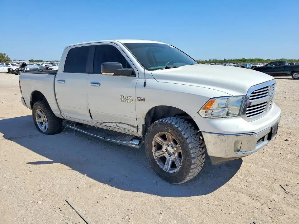 2015 RAM 1500 SLT  