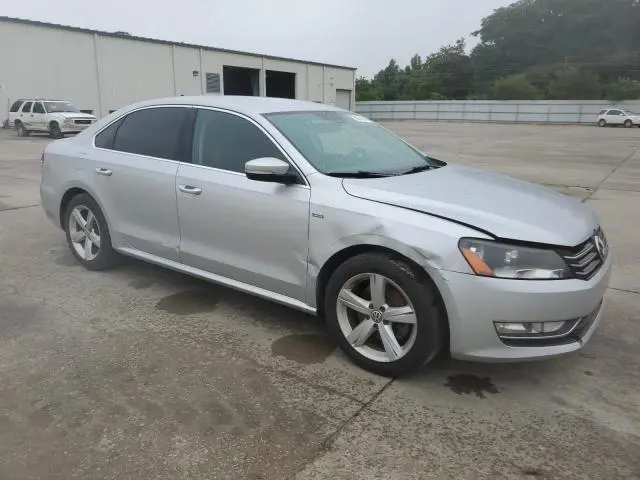 2015 VOLKSWAGEN PASSAT S  