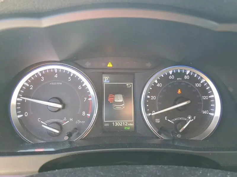 2017 TOYOTA HIGHLANDER SE  