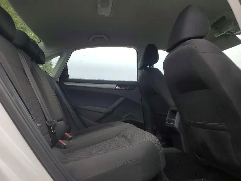 2013 VOLKSWAGEN PASSAT S  