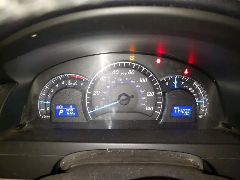 2012 TOYOTA CAMRY XLE  