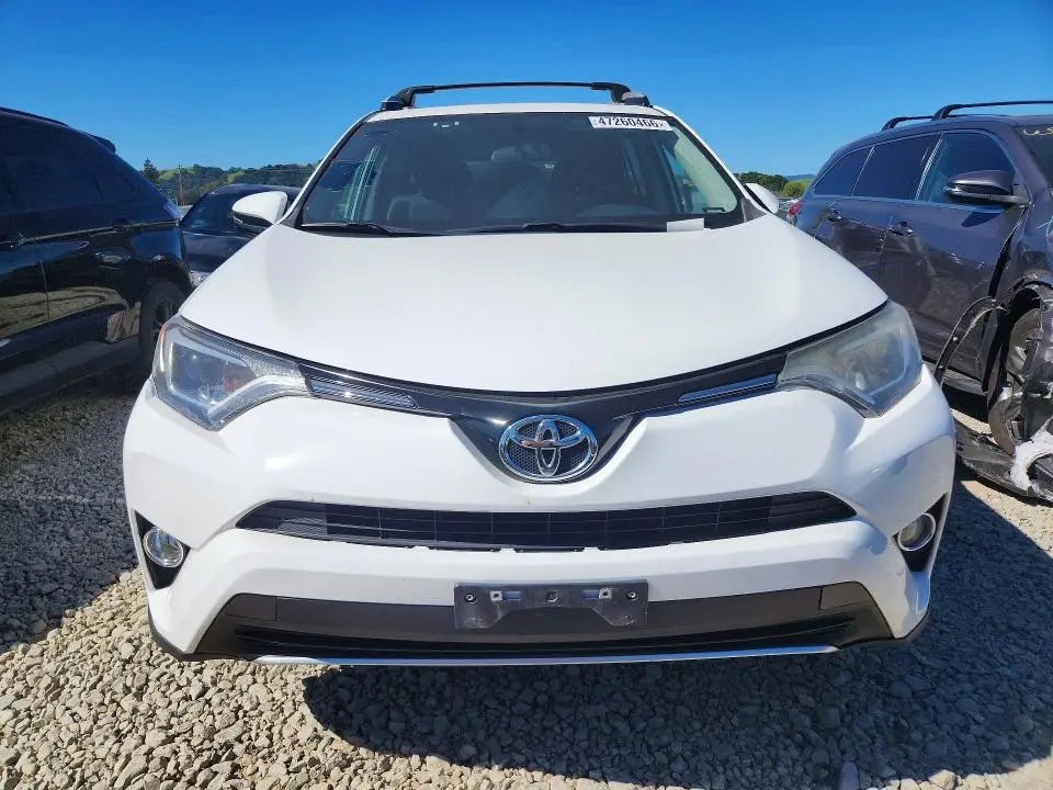 2016 TOYOTA RAV4 XLE  