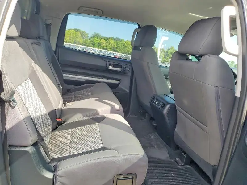 2018 TOYOTA TUNDRA CREWMAX SR5  