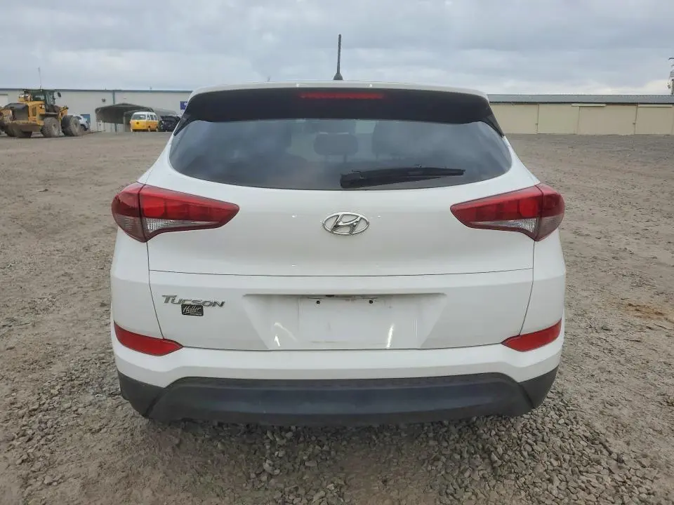 2018 HYUNDAI TUCSON SE  