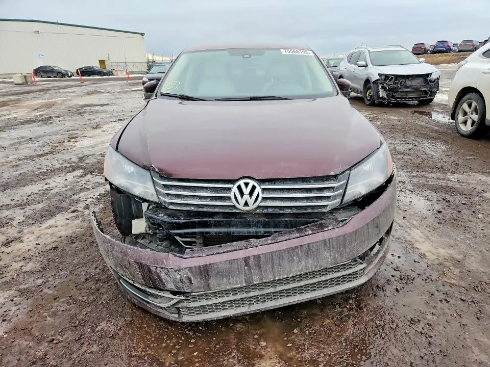 2013 VOLKSWAGEN PASSAT SE  