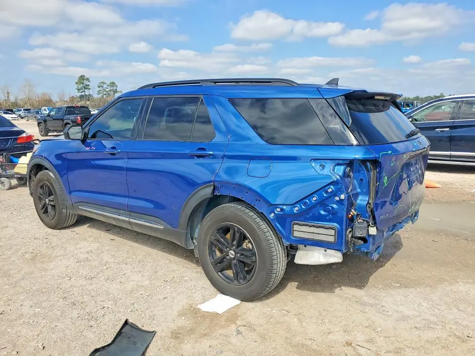 2022 FORD EXPLORER XLT  