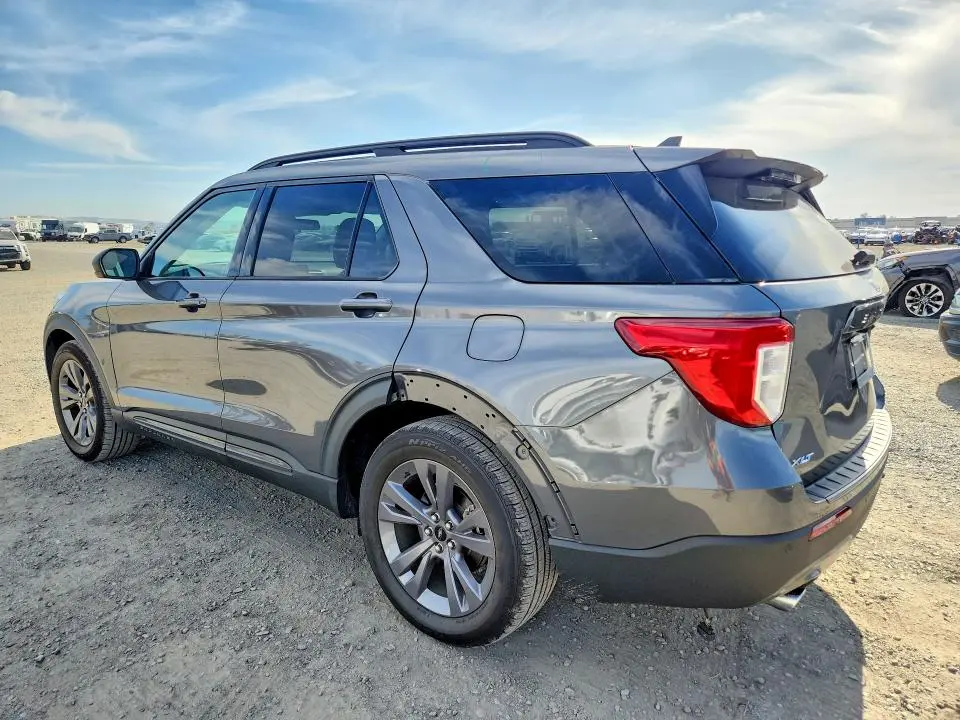 2021 FORD EXPLORER XLT  