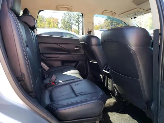2019 MITSUBISHI OUTLANDER SE