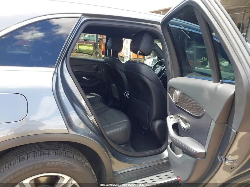 2018 MERCEDES-BENZ GLC 300  