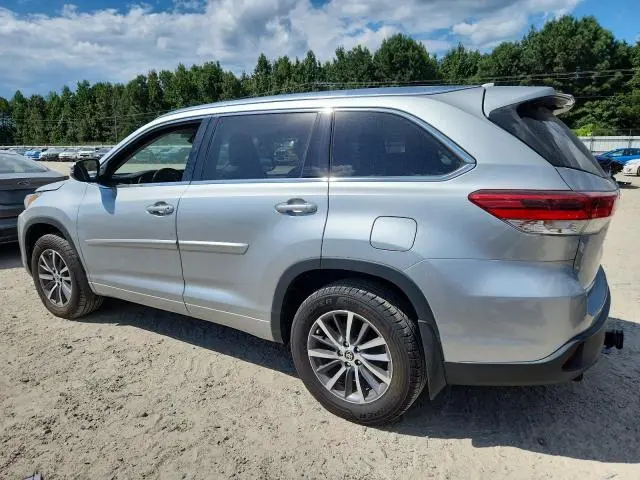 2017 TOYOTA HIGHLANDER SE  