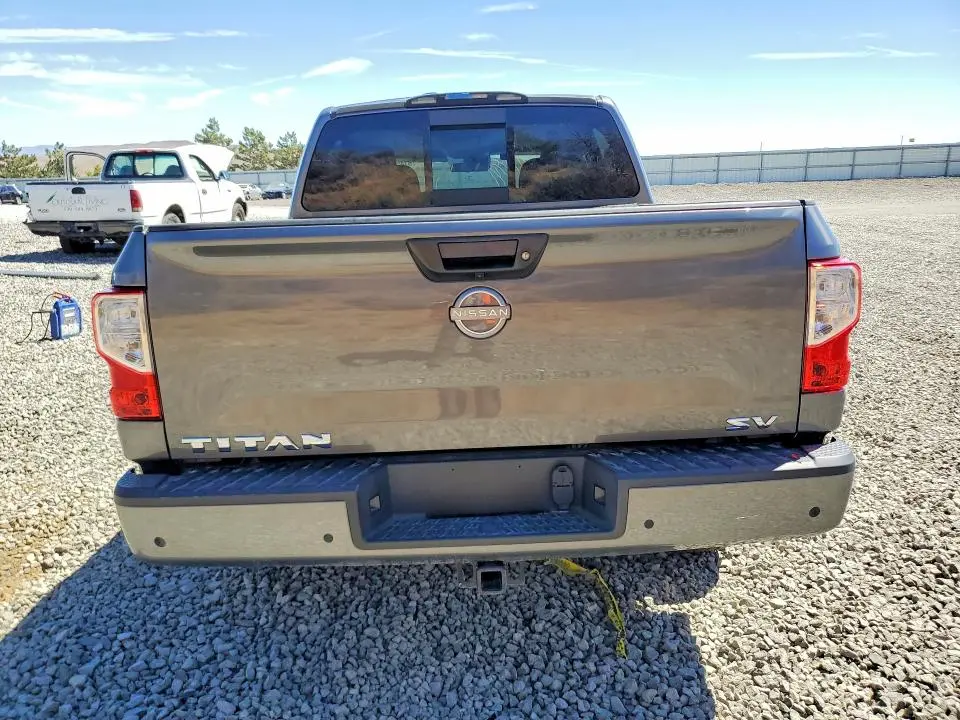 2024 NISSAN TITAN SV  