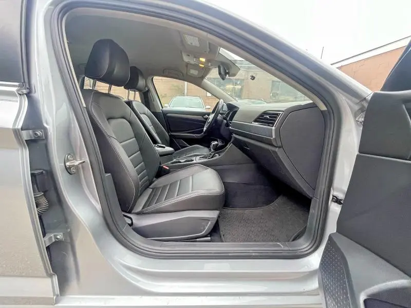 2022 VOLKSWAGEN JETTA SE  