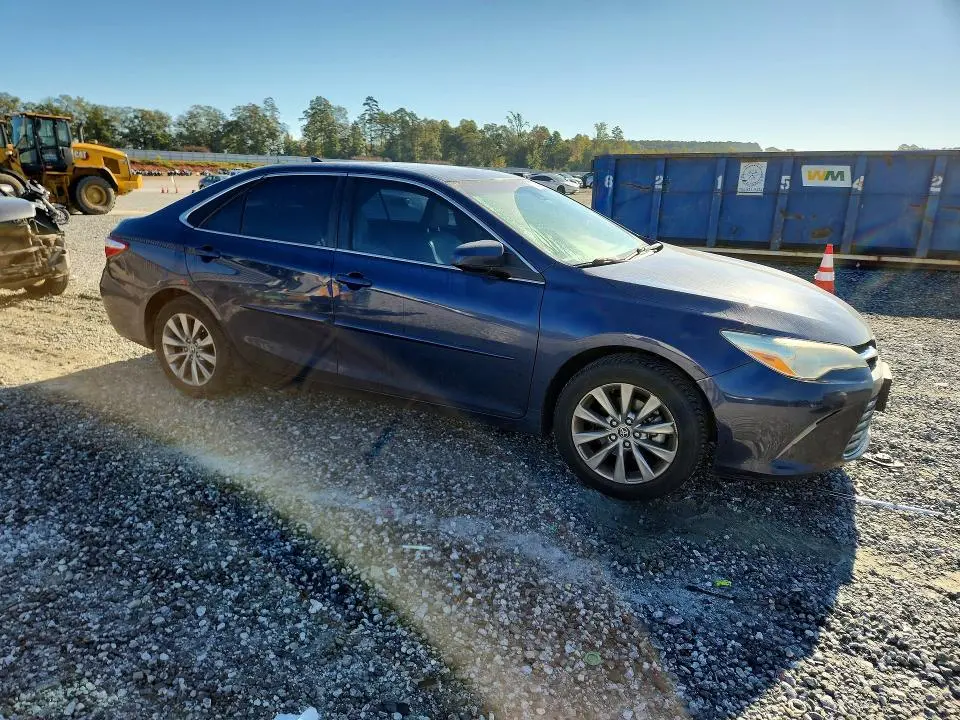 2016 TOYOTA CAMRY XLE  