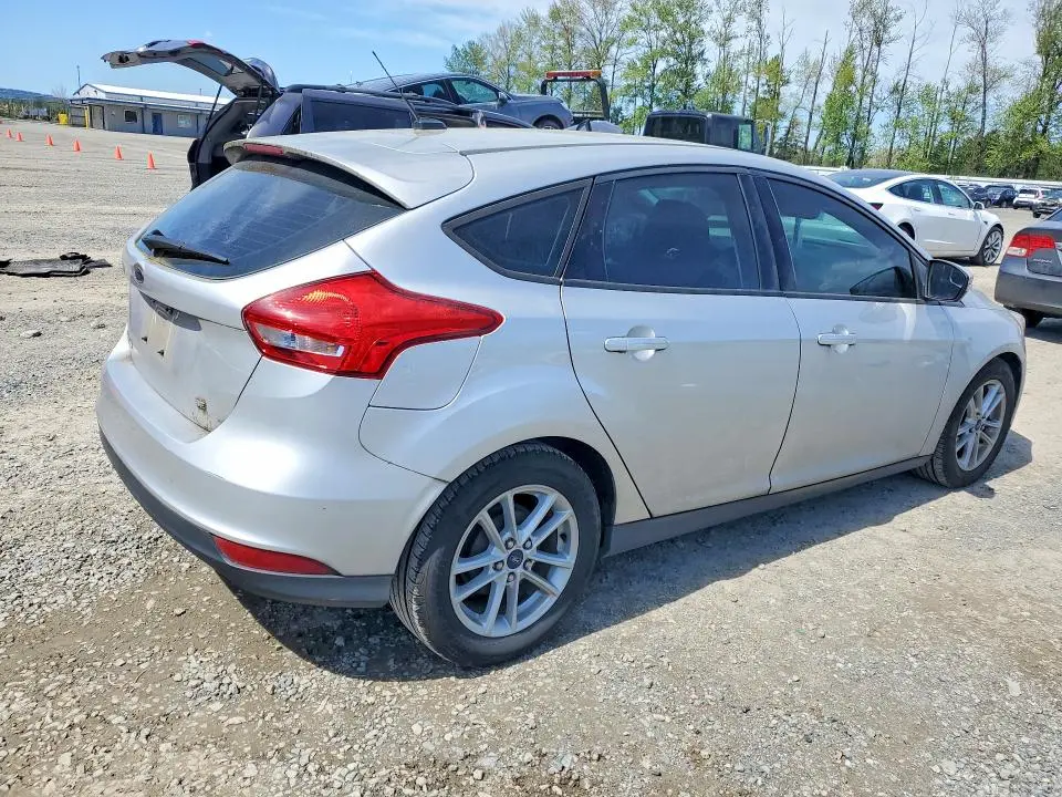 2015 FORD FOCUS SE  