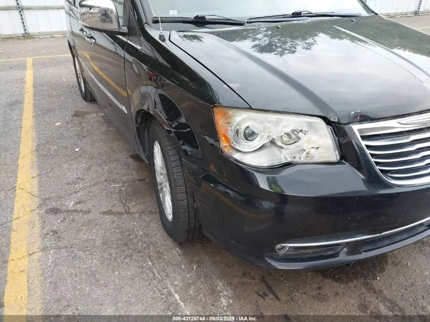 2013 CHRYSLER TOWN & COUNTRY LIMITED