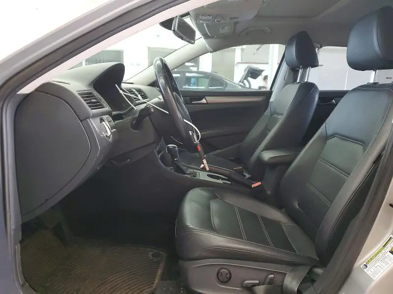2014 VOLKSWAGEN PASSAT SE  