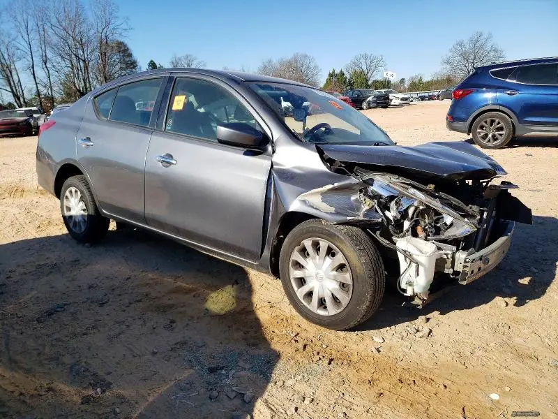 2019 NISSAN VERSA S  