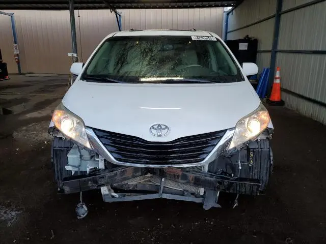 2014 TOYOTA SIENNA XLE  