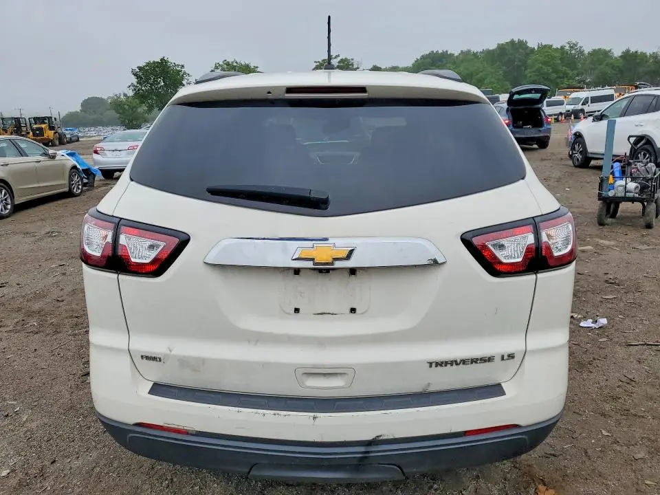 2015 CHEVROLET TRAVERSE LS  