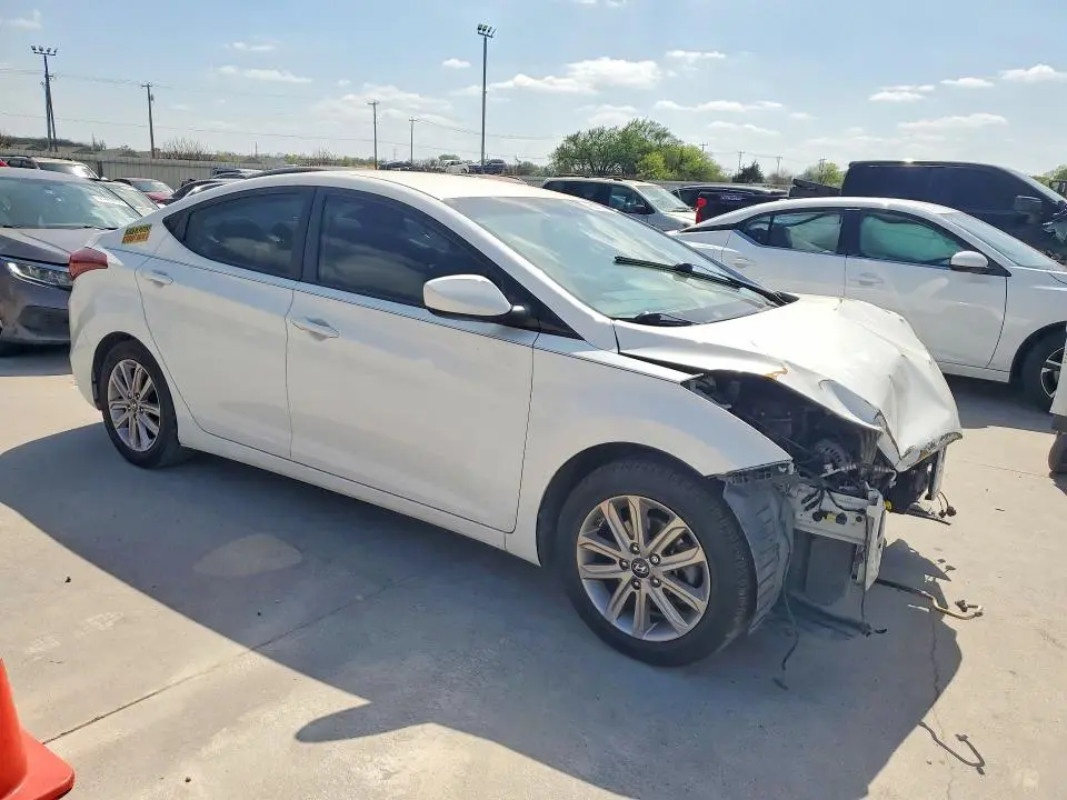 2014 HYUNDAI ELANTRA SE  