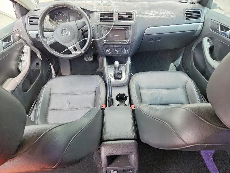 2013 VOLKSWAGEN JETTA SE  