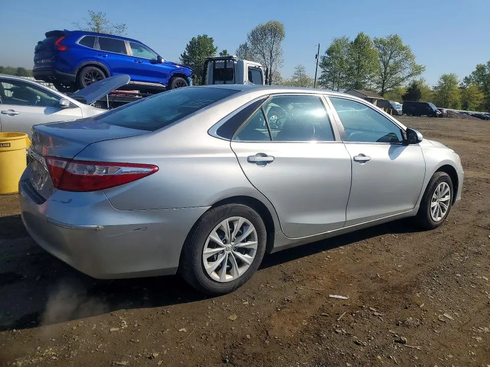 2016 TOYOTA CAMRY LE  