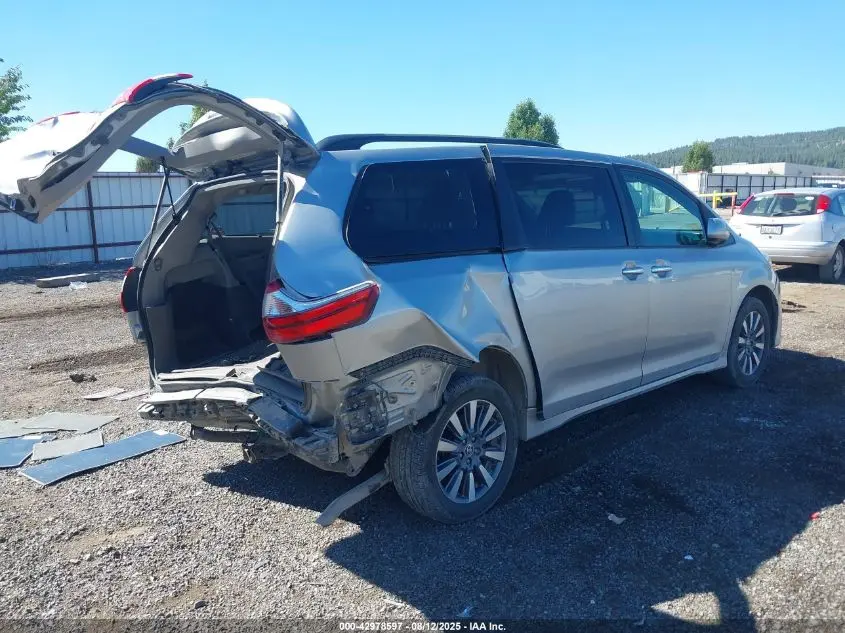 2020 TOYOTA SIENNA XLE