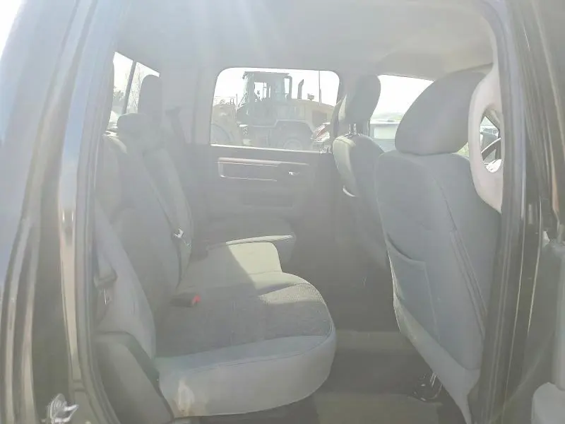 2015 RAM 1500 SLT  