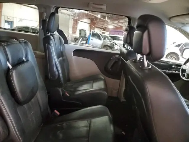 2016 CHRYSLER TOWN & COUNTRY TOURING  