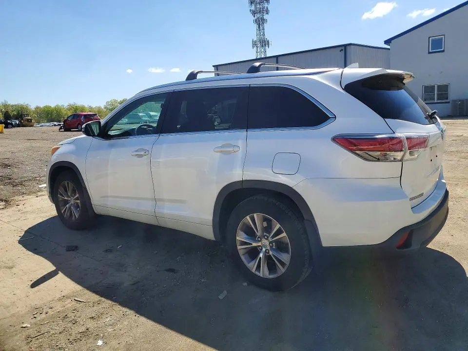 2015 TOYOTA HIGHLANDER XLE  