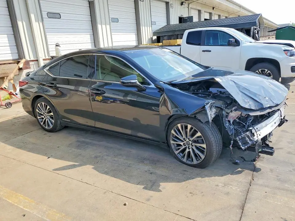 2019 LEXUS ES   