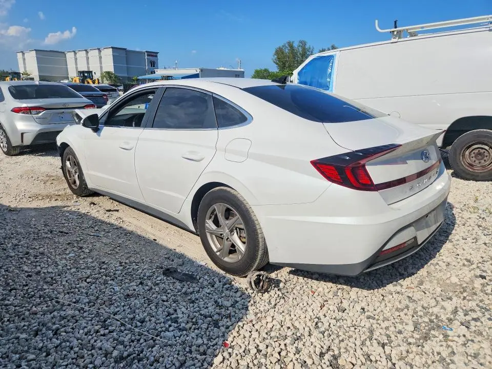 2023 HYUNDAI SONATA SE  