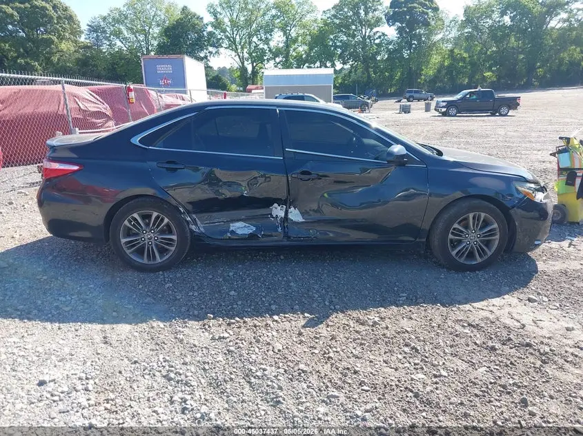 2016 TOYOTA CAMRY SE