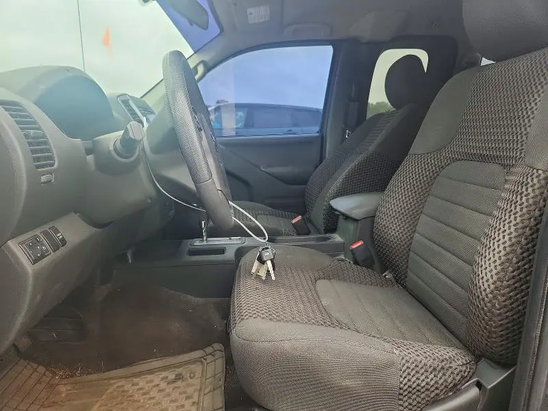 2015 NISSAN FRONTIER SV V6  