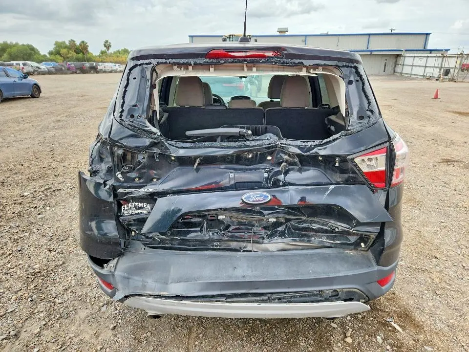 2017 FORD ESCAPE SE  