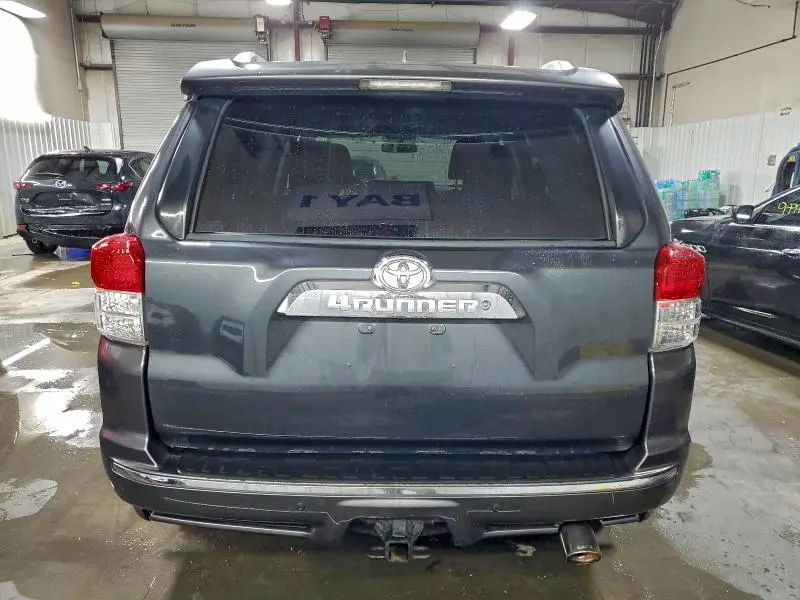 2011 TOYOTA 4RUNNER SR5  