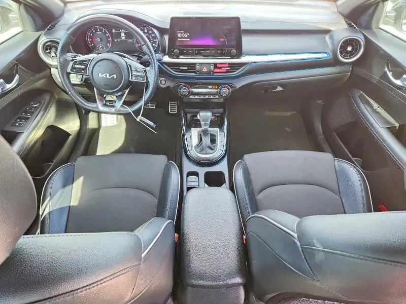 2023 KIA FORTE GT LINE  