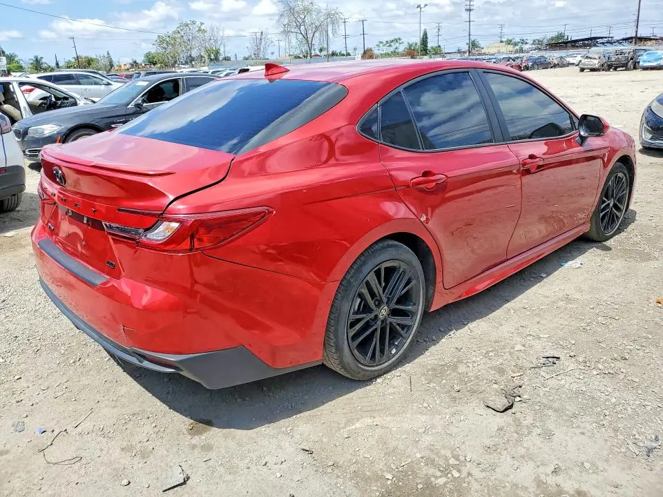 2025 TOYOTA CAMRY SE  