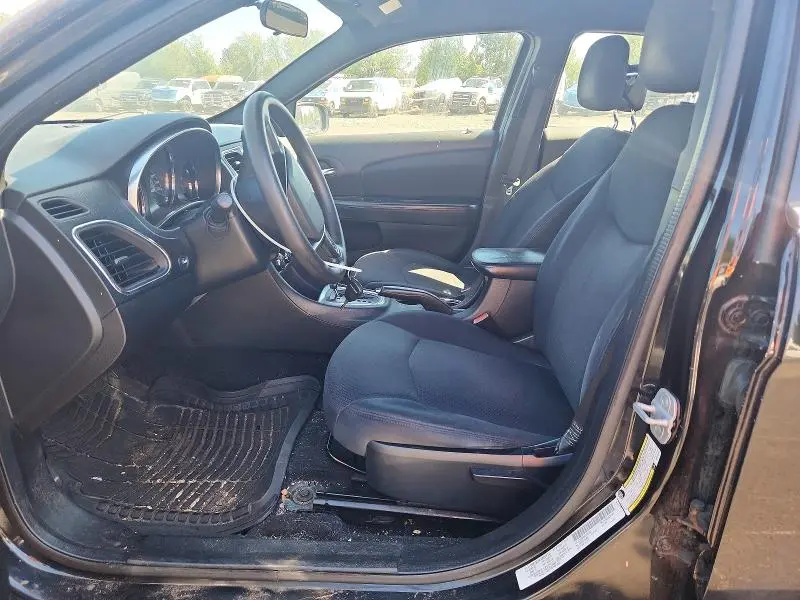 2013 CHRYSLER 200 LX  