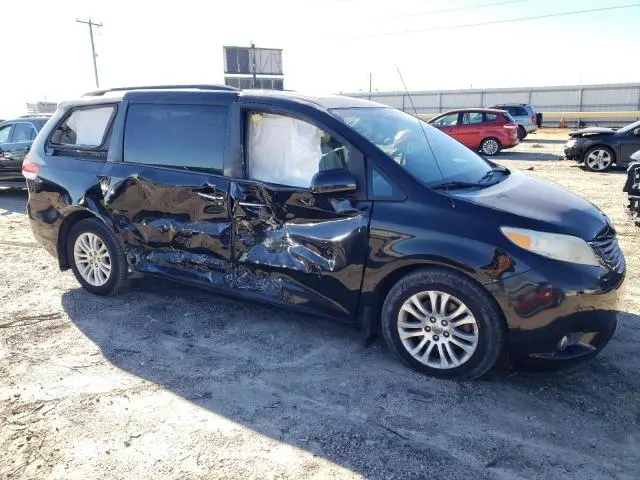 2012 TOYOTA SIENNA XLE  