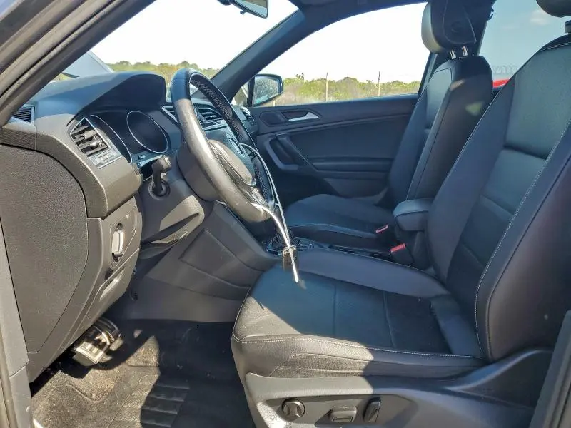 2021 VOLKSWAGEN TIGUAN SE  