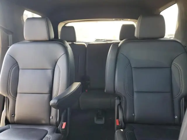 2023 CHEVROLET TRAVERSE LT  