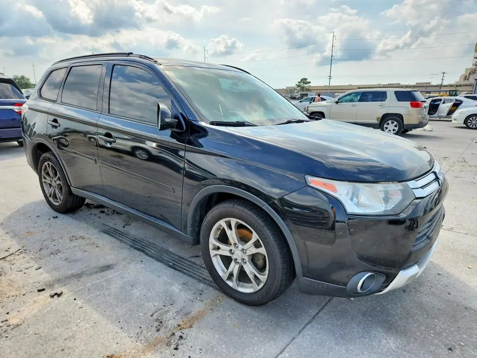 2015 MITSUBISHI OUTLANDER SE  
