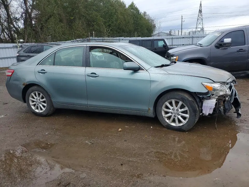2010 TOYOTA CAMRY XLE V6  