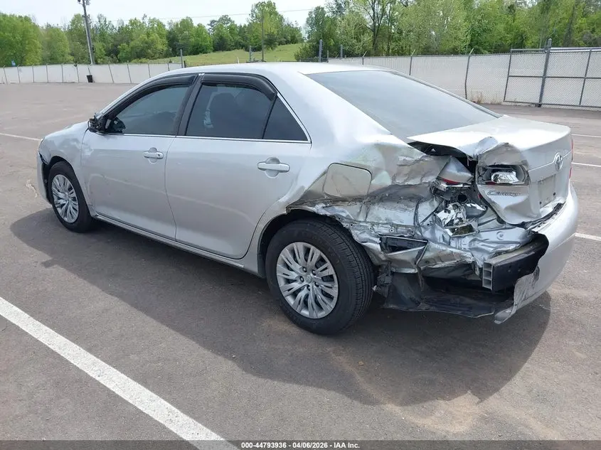 2014 TOYOTA CAMRY LE